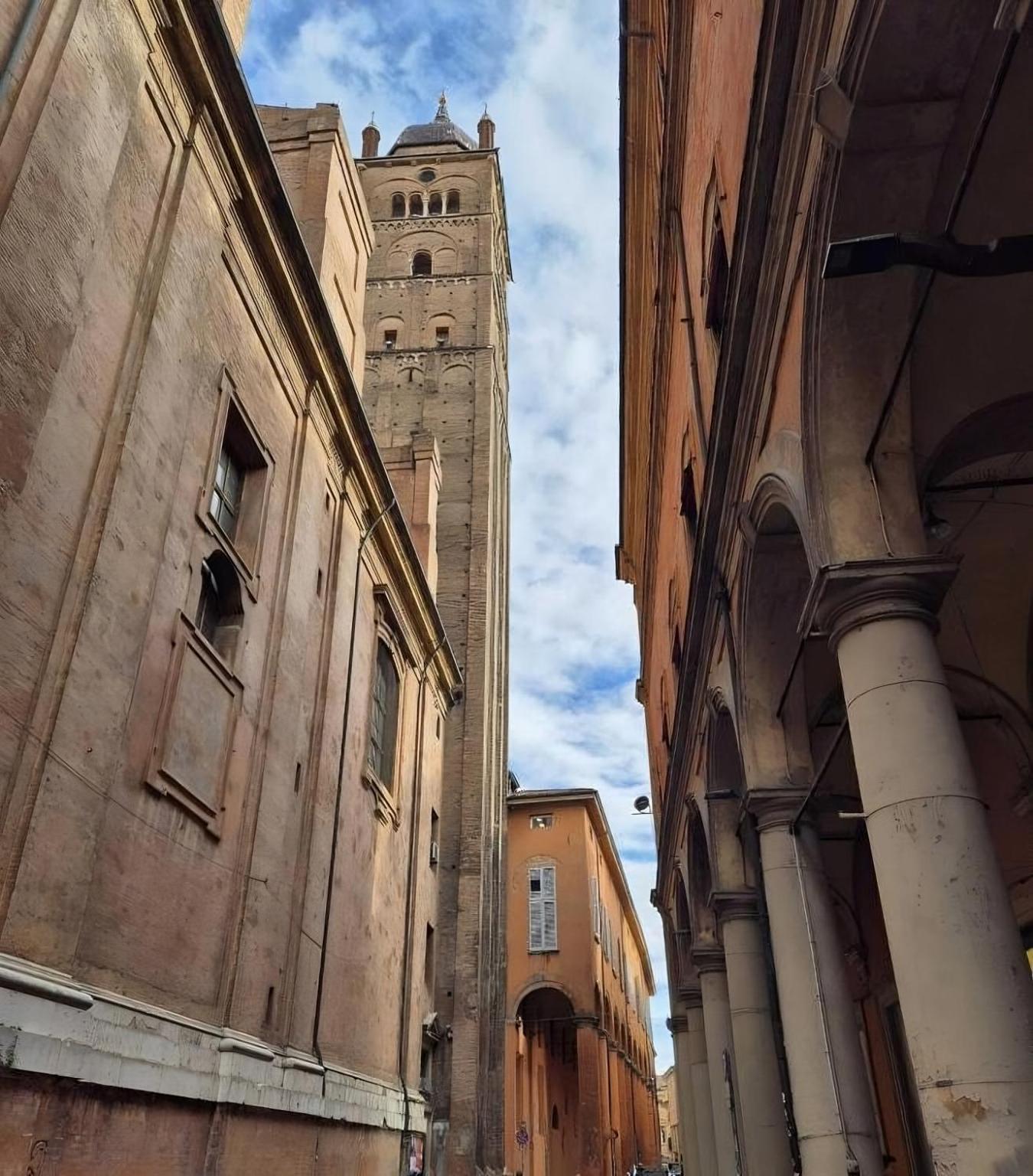 Aviana Suite Bologna Buitenkant foto